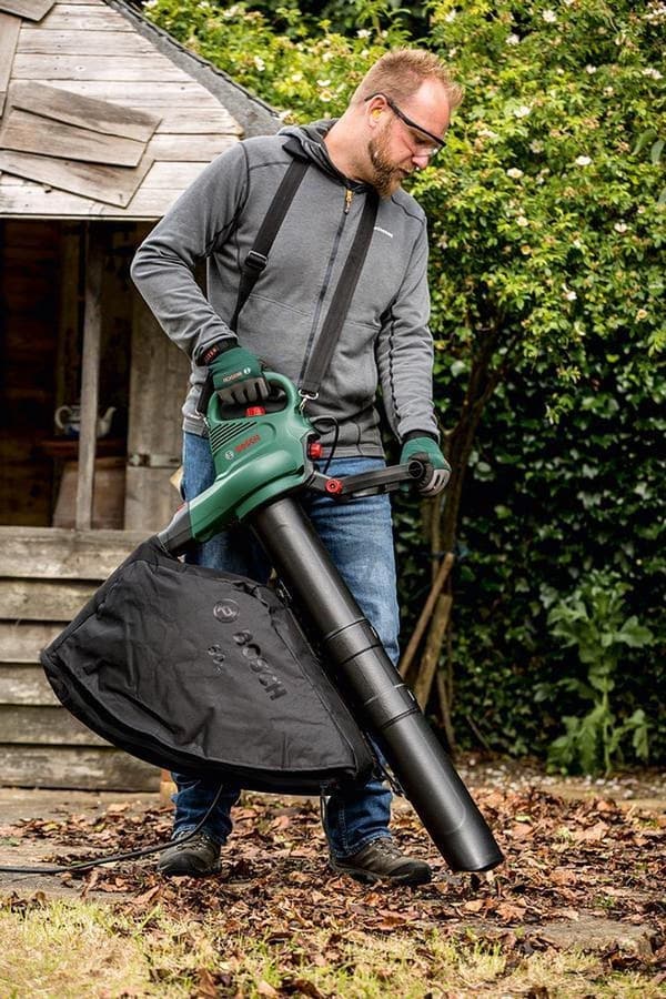 Bosch UniversalGardenTidy 2300 Løvblæser - 2300 W