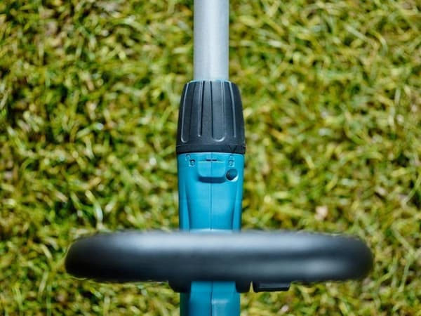 Makita 18V akku DUR181Z trimmeri Perusversio - Erillinen runko (toimitetaan ilman akkua ja laturia)