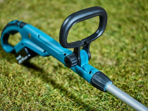 Makita 18V akku DUR181Z trimmeri Perusversio - Erillinen runko (toimitetaan ilman akkua ja laturia)