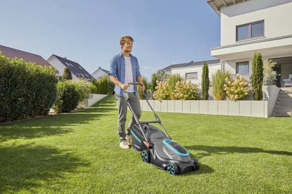 Gardena PowerMax 37/36V - ruohonleikkuri - johdoton - 18 V - 4 Ah - 2 akkua, laturi mukana - 37 cm - 15,1 kg