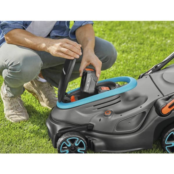 GARDENA PowerMax 37/36V P4A solo Batteri Gräsklippare exkl. batteri, utan laddare, Höjdjusterbart handtag 18 V Klippbre