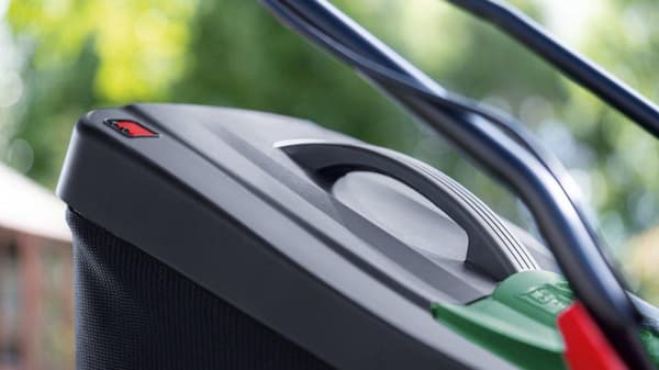 Bosch UniversalRotak 18V-37-550 batteridrevet plæneklipper solo (06008B9E01)