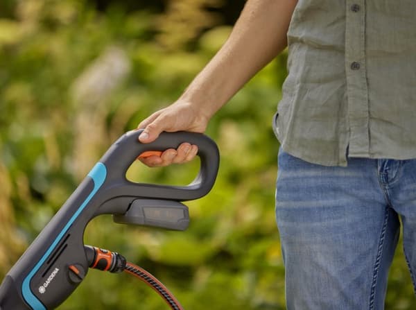 GARDENA - Trådløs Multi-Cleaner AquaBrush Patio 18V P4A - brugt klart sæt
