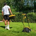 Miniatyrbillede 2 af 3: Elektrisk plæneklipper - POWERPLUS - POWEG62205 - 1300 W - 320 mm Ø - Med opsamling og bagudkast