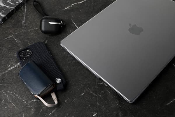 Moshi Moshi Moshi iGlaze Hardshell Case - MacBook Air 13.6" M2 Case (2022) (Stealth Black) (Stealth Black)