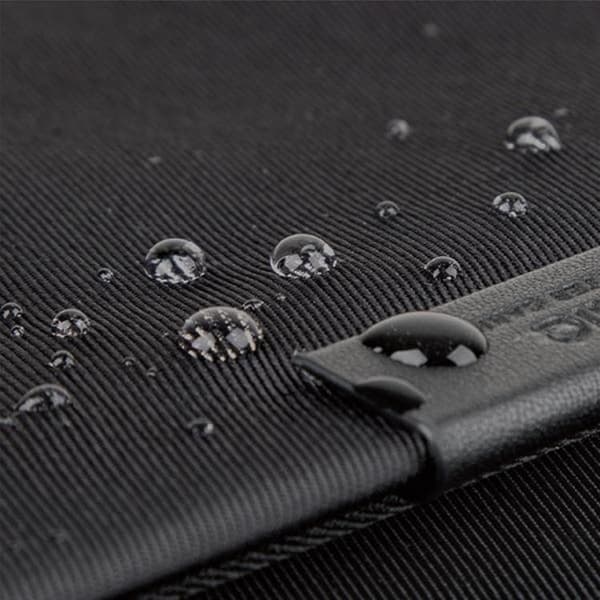 UNIQ Datorfodral 16'' Torba Stockholm - Midnight Svart