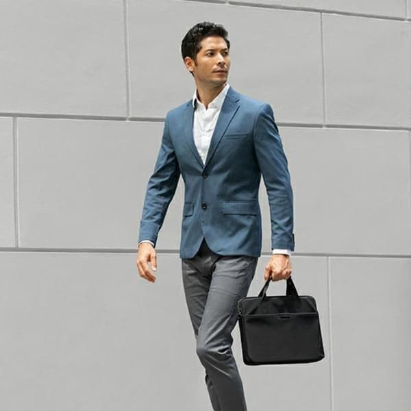 UNIQ Datorfodral 16'' Torba Stockholm - Midnight Svart