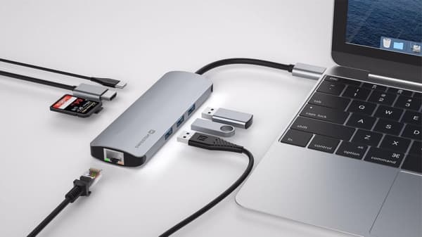 Swissten Aluminium 8 in 1 USB-C -keskitinsovitin Macbookille - harmaa