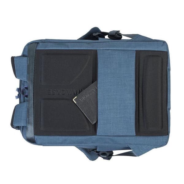 RivaCase 8365 - Laptop Ryggsäck - 17,3 tum - Extra fack för 10,1 tums surfplatta - Blå