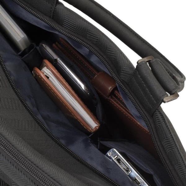 "RivaCase 8135 kannettavan tietokoneen laukku Business 15,6"" musta"