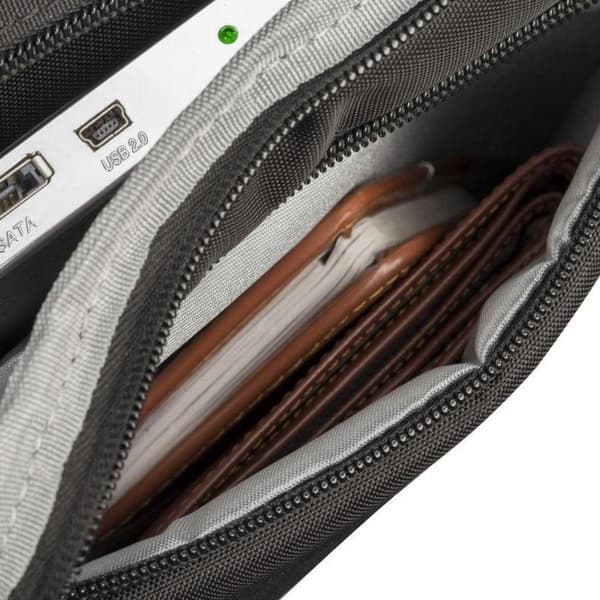 RivaCase 8530 svart Laptopväska 16 tum