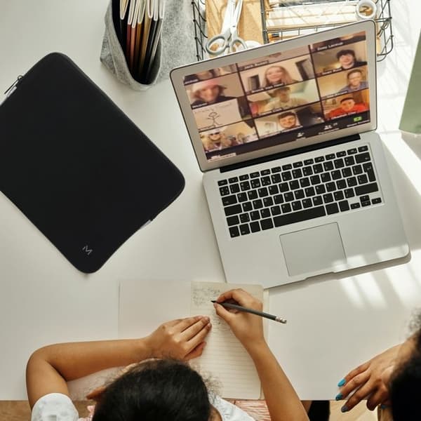 Skyddshölje för bärbar dator 12,5-14" / MacBook 13" - Fodral i minnesskum - Svart/Grå - MOBILIS