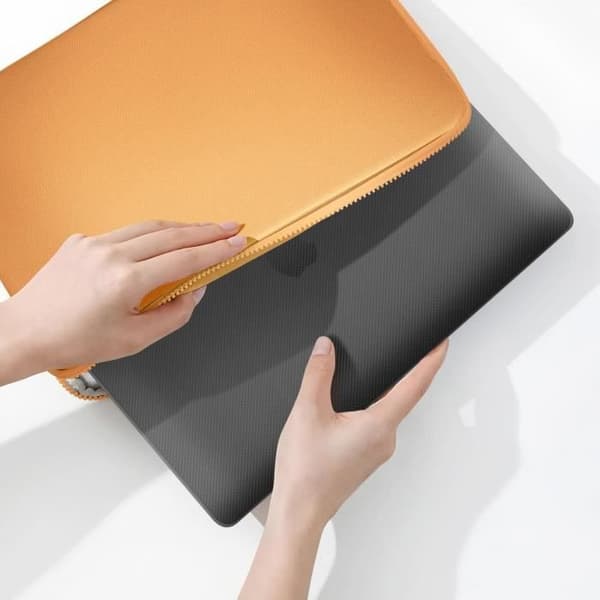 Coque för MacBook Pro 13 2020 och 2022 Hård Lätt Mönster Prickar Texturerad Incase Svart
