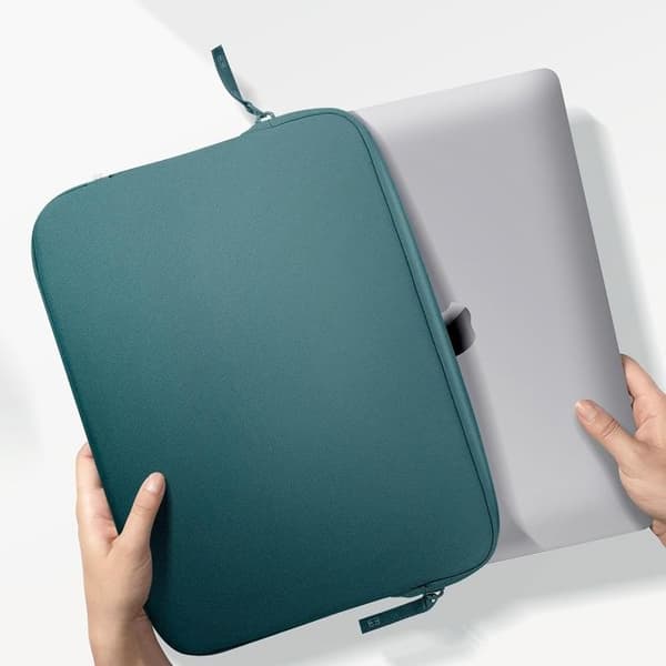 Pochette för MacBook Air 15 i Ekologiskt Skum Basics ²Life MW Mörkgrön