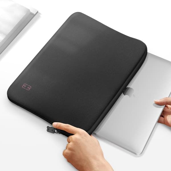 Pochette för MacBook Pro Retina 13 Ultra tunn Soft touch Basic Slim MW Svart
