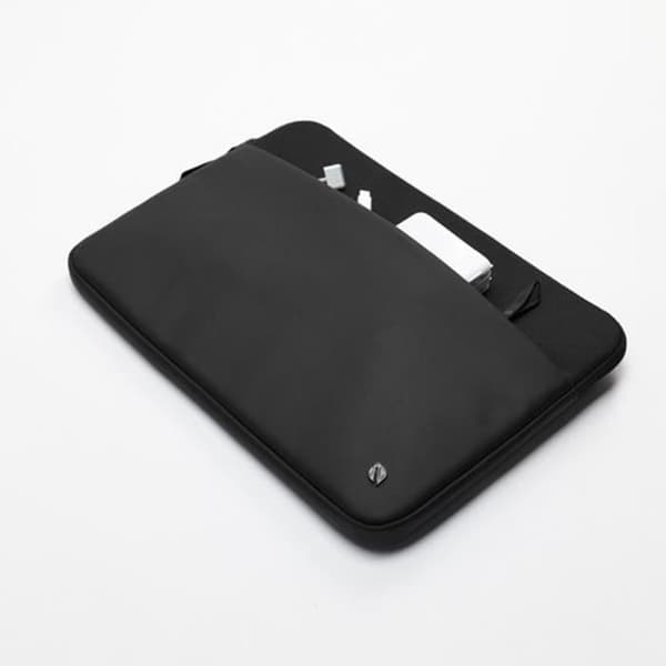 Zippad hölster för MacBook Pro 14 tum i polyester Incase svart