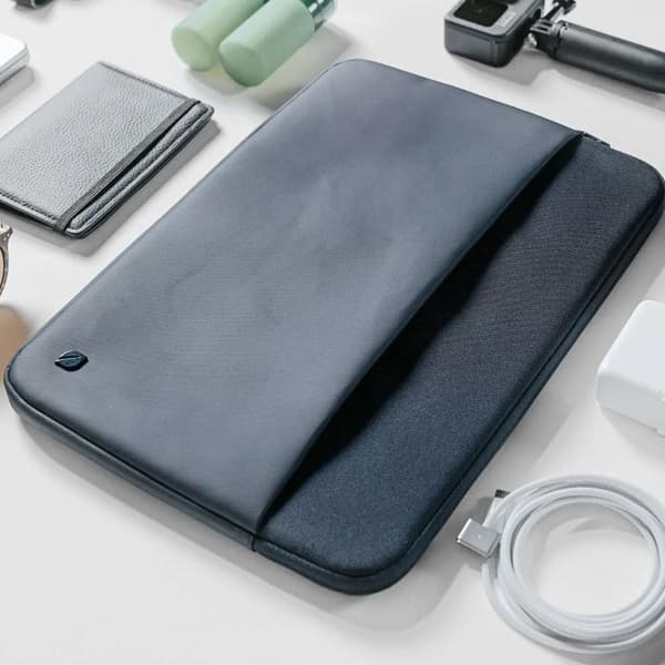Hus till MacBook Pro 14'' Polyester Med Dragkedja Mjuk Touch Insida Incase Mörkblå