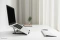 Miniatyrbillede 3 af 5: Neomounts foldbar laptop-stativ