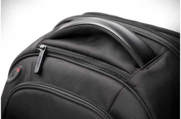Kensington Contour 2.0 Pro Laptop Ryggsäck - Lämplig för 17 tums bärbar dator - Polyester - Slitstarkt, vattenavvisande material - Ergonomisk - Svart