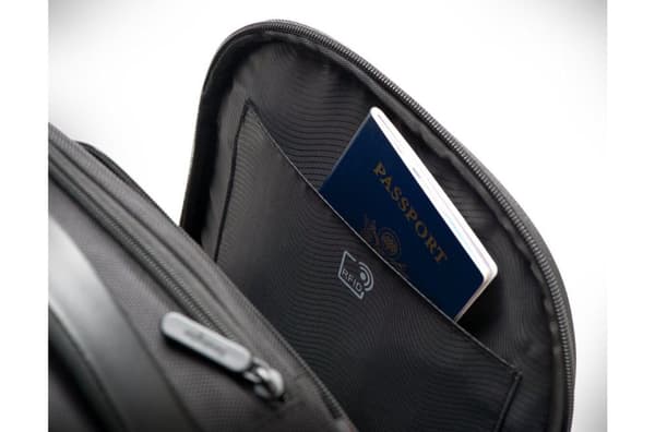 Kensington Contour 2.0 Pro Laptop Ryggsäck - Lämplig för 17 tums bärbar dator - Polyester - Slitstarkt, vattenavvisande material - Ergonomisk - Svart