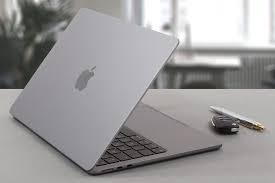 MacBook Air 13” 2022 Apple M2 3,5 Ghz 24 GB 1 TB SSD Silver - Renoverad - Bra skick