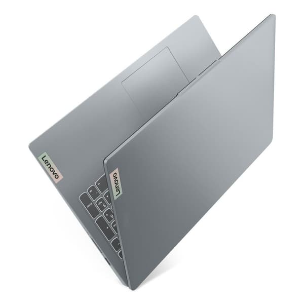Bärbar dator Lenovo 82XM00TWRM 15,6" AMD Ryzen 5 5625U 8 GB RAM 256 GB SSD