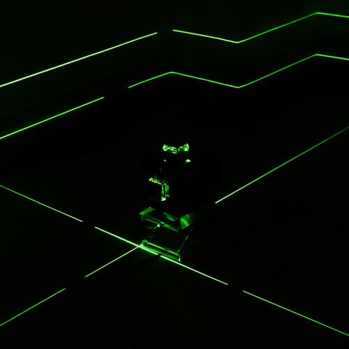 16-linjainen laserpassi | 4D 360° Cross laser 2 paristolla ja 3 kannakkeella