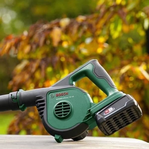 Bosch sladdlös lövblåsare - UniversalLeafBlower 18V-130 - 06008A0600