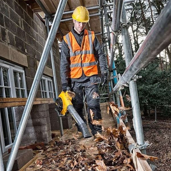 Blåsmaskin - DEWALT - DCM572N - 54 V - Variabel hastighet - Lätt och kompakt design