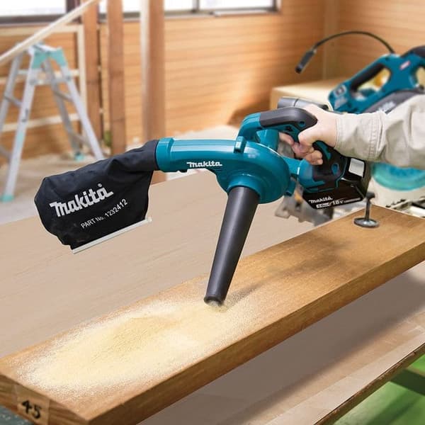 MAKITA 18V vakuumfläkt - utan batteri och laddare DUB185Z