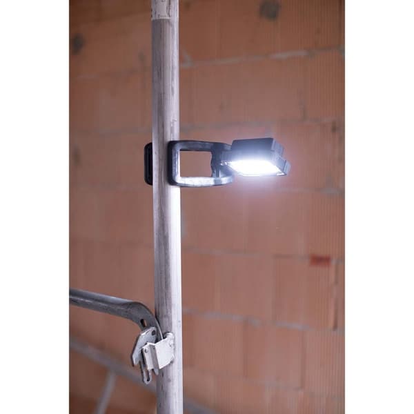 Klembar LED-arbeidslampe 1050 MA (batteri LED-arbeidslampe 10W, 950lm, IP65, 12 timers brenntid, konstruert i Tyskland)