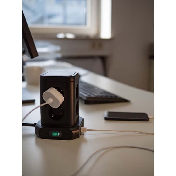8-vejs stikkontakttårn i 45° arrangement (4x USB, med 2 kabler, to-polet kontakt) TYPE F