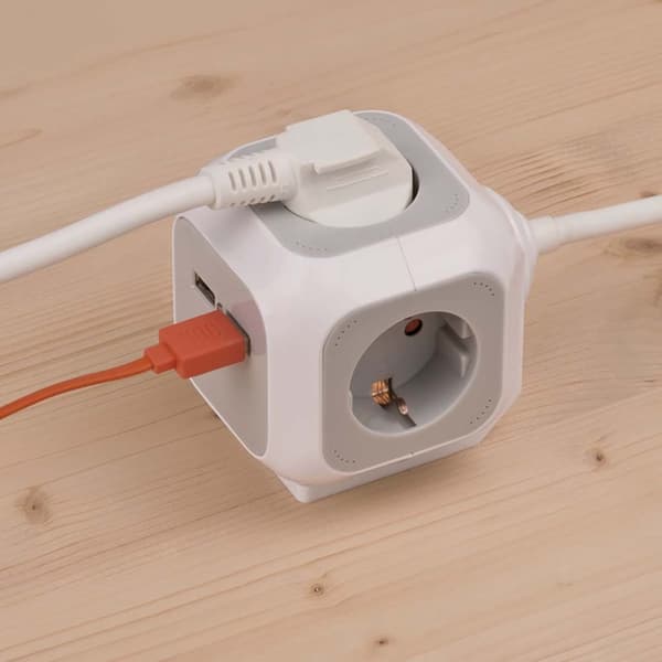 ALEA-Power Stikkontakt med USB / Pluggblokk (4-veis stikkontakter, 2x USB-lader og 1,4m kabel) TYPE F