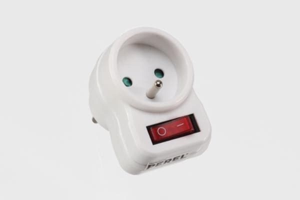 Adapter Med On/Off-knap - 1 Stikkontakt - Fransk Stikkontakt