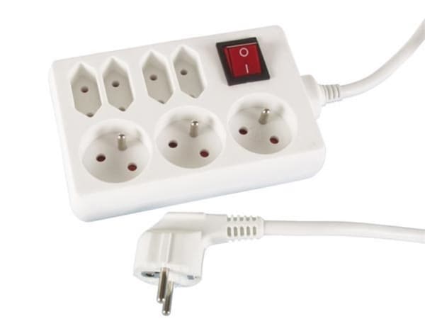 Stikkontakt Med 3 X Stikkontakt + 4 X Euro Stikkontakt Og Afbryder - 1,5 M Kabel - Hvid - Fransk Stikkontakt