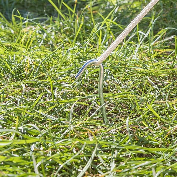 Tentpeg 30cm metallia avoimella silmällä