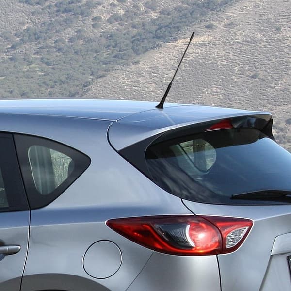 Auton antenni sis. M5 ja M6 adapterit