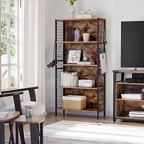 Elegant matsort reol med rustikke brune hylder