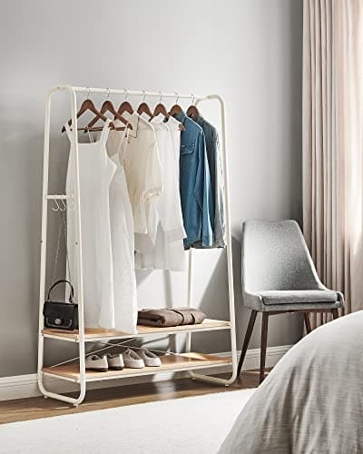 Allsidig ganggarderobe med hyller og kroker