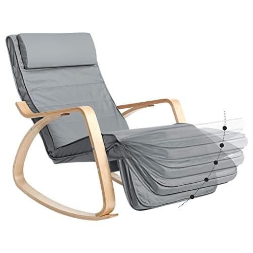 Ergonomisk gyngestol i træ med justerbar fodstøtte