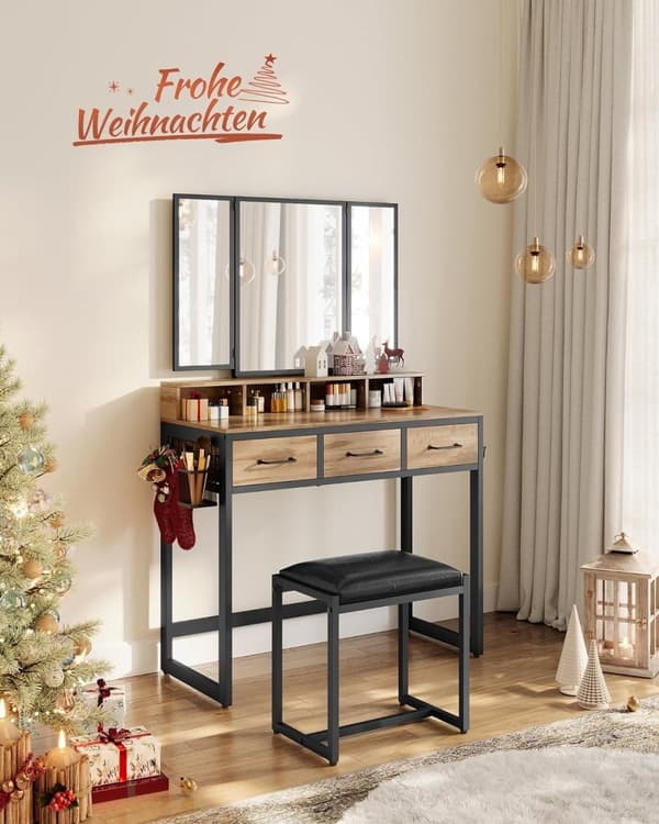 Elegant makeup-vask med tredobbelt spejl og rigelig opbevaring
