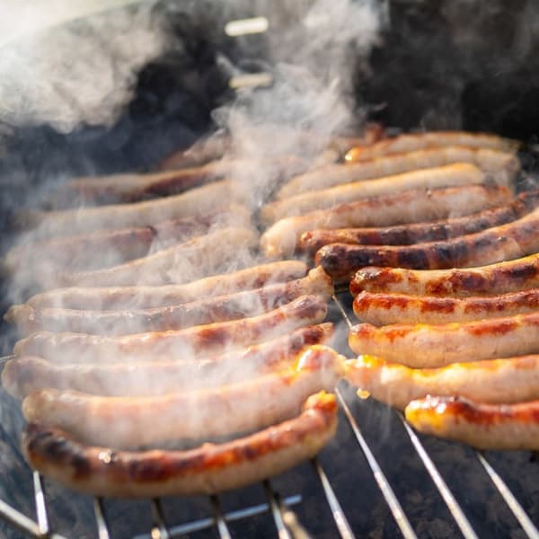 Grill kjøtt, avkjøl kaker og pynt kaker