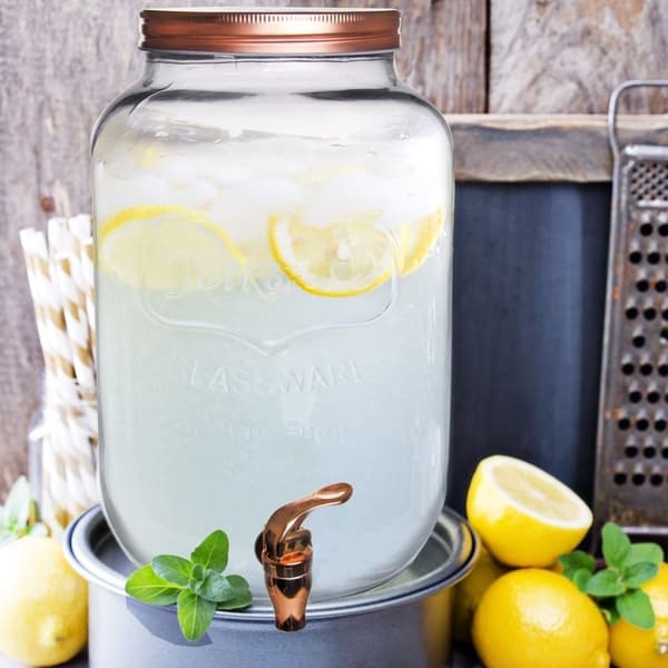 Drikkeautomat med vandhane til limonade og bål