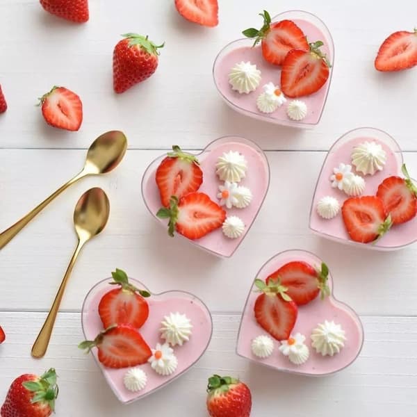 Seks hjerteformede boller for snacks og desserter