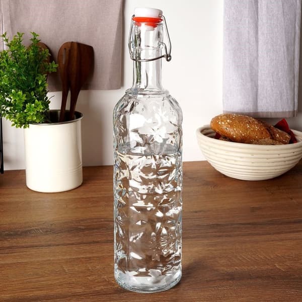 Smuk glasflaske med prop og klemme til drinks