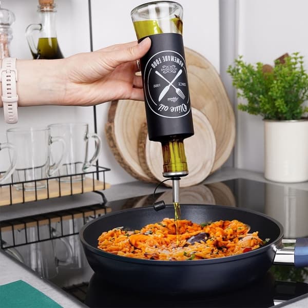 Set med 2 glasflaskor för olja & vinäger med dispenserlock