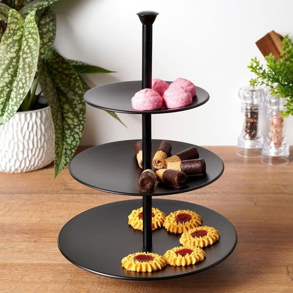 Svart tårtfat med tre nivåer för muffins och desserter