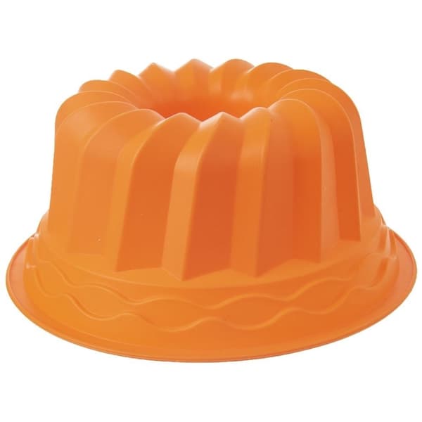 Oransje silikonform for kakebaking med sentralrør