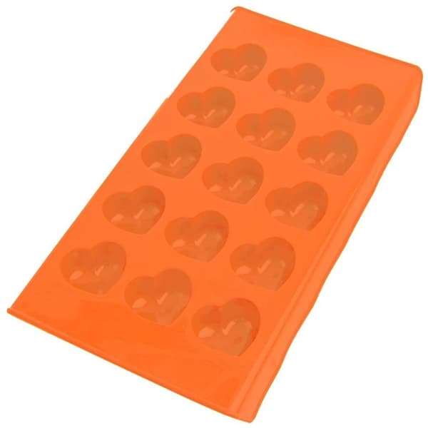 Oransje silikonform for hjerteformede praliner