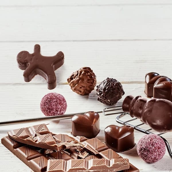 Silikonform for julebakst: pepperkakemenn, snømenn og mer